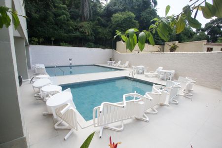 Apartamento à venda com 80m², 3 quartos e 1 vagaÁrea comum - Piscina