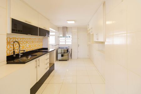 Apartamento à venda com 118m², 2 quartos e 1 vagaCozinha