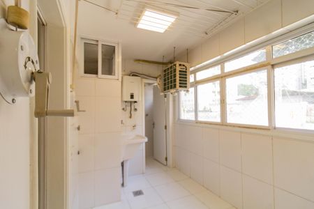 Apartamento à venda com 118m², 2 quartos e 1 vagaÁrea de Serviço