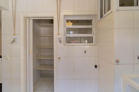 Apartamento à venda com 118m², 2 quartos e 1 vagaÁrea de Serviço