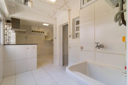 Apartamento à venda com 118m², 2 quartos e 1 vagaÁrea de Serviço