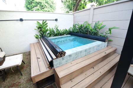 Casa de condomínio à venda com 145m², 3 quartos e 2 vagasPiscina