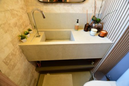 Casa de condomínio à venda com 145m², 3 quartos e 2 vagasLavabo