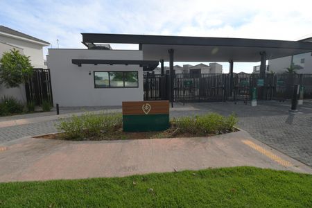 Casa de condomínio à venda com 145m², 3 quartos e 2 vagasFachada e portaria