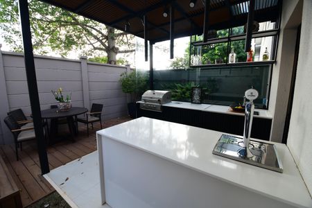 Casa de condomínio à venda com 145m², 3 quartos e 2 vagasVaranda gourmet