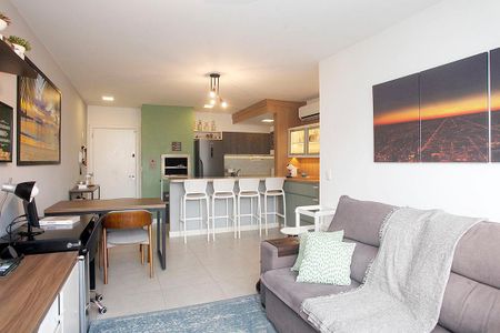 Apartamento à venda com 71m², 2 quartos e 2 vagasSala