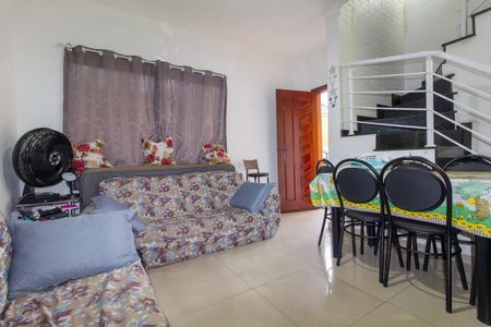 Casa à venda com 100m², 2 quartos e 3 vagasSala