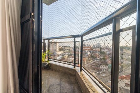 Apartamento à venda com 130m², 4 quartos e 3 vagas Apartamento à venda com 130m², 4 quartos e 3 vagasVaranda da Suíte