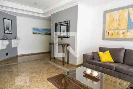 Apartamento à venda com 130m², 4 quartos e 3 vagas Apartamento à venda com 130m², 4 quartos e 3 vagasHall de entrada