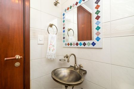Apartamento à venda com 130m², 4 quartos e 3 vagas Apartamento à venda com 130m², 4 quartos e 3 vagasLavabo