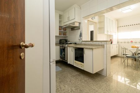 Apartamento à venda com 130m², 4 quartos e 3 vagas Apartamento à venda com 130m², 4 quartos e 3 vagasCozinha