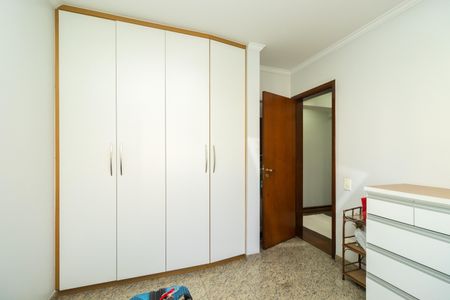 Apartamento à venda com 130m², 4 quartos e 3 vagas Apartamento à venda com 130m², 4 quartos e 3 vagasQuarto 1