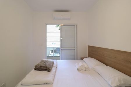 Quarto 1 de apartamento para alugar com 2 quartos, 71m² em Sumaré, São Paulo