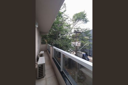 Apartamento para alugar com 71m², 2 quartos e sem vaga Apartamento para alugar com 71m², 2 quartos e sem vagaVaranda