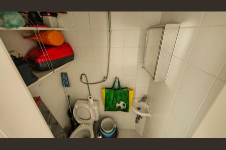 Apartamento à venda com 130m², 3 quartos e 2 vagas Apartamento à venda com 130m², 3 quartos e 2 vagasBanheiro de serviço