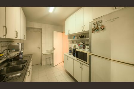 Apartamento à venda com 130m², 3 quartos e 2 vagas Apartamento à venda com 130m², 3 quartos e 2 vagasCozinha
