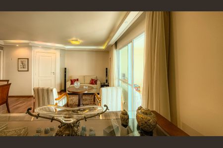 Apartamento à venda com 130m², 3 quartos e 2 vagas Apartamento à venda com 130m², 3 quartos e 2 vagasSala