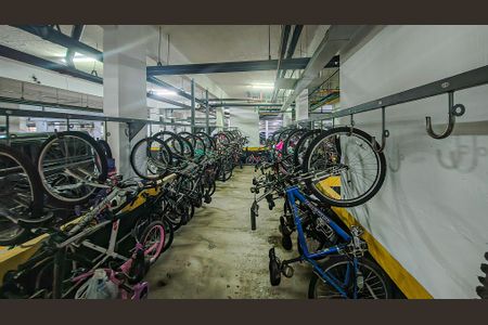 Apartamento à venda com 130m², 3 quartos e 2 vagas Apartamento à venda com 130m², 3 quartos e 2 vagasBicicletário