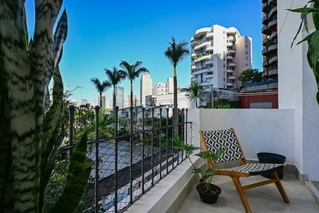 Apartamento à venda com 210m², 3 quartos e 2 vagasVaranda da Suíte  2