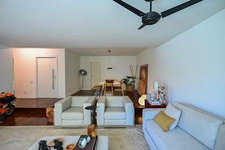 Apartamento à venda com 210m², 3 quartos e 2 vagasSala