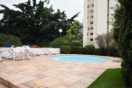Apartamento à venda com 210m², 3 quartos e 2 vagas Apartamento à venda com 210m², 3 quartos e 2 vagasPiscina