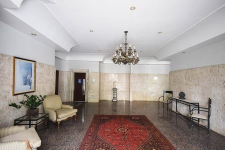 Apartamento à venda com 210m², 3 quartos e 2 vagas Apartamento à venda com 210m², 3 quartos e 2 vagasHall Social