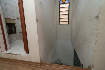 Casa para alugar com 115m², 3 quartos e 1 vagaEscada dos quartos
