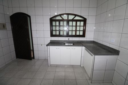 Casa para alugar com 210m², 4 quartos e 2 vagasCozinha