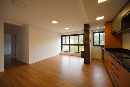 Sala de apartamento para alugar com 2 quartos, 64m² em Saco dos Limões, Florianópolis