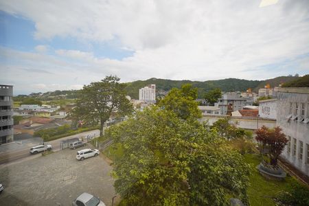 Sala - vista de apartamento para alugar com 2 quartos, 64m² em Saco dos Limões, Florianópolis
