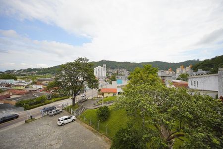 Apartamento para alugar com 64m², 2 quartos e 1 vagaSuite - vista