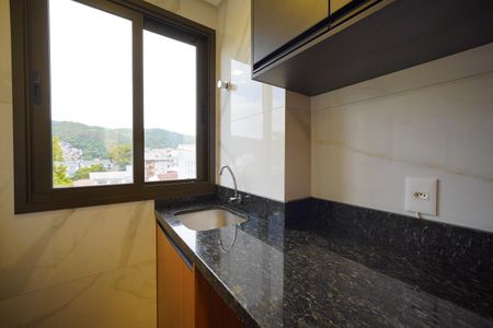 Cozinha de apartamento para alugar com 2 quartos, 64m² em Saco dos Limões, Florianópolis
