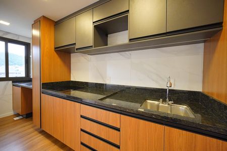 Cozinha de apartamento para alugar com 2 quartos, 64m² em Saco dos Limões, Florianópolis