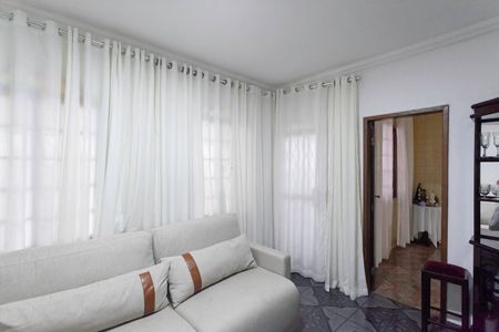 Casa à venda com 525m², 3 quartos e 4 vagas Casa à venda com 525m², 3 quartos e 4 vagasSala