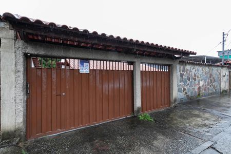 Casa à venda com 525m², 3 quartos e 4 vagas Casa à venda com 525m², 3 quartos e 4 vagasFachada