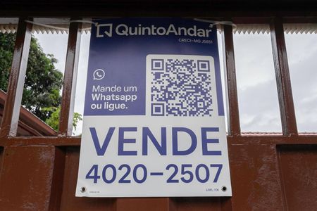 Casa à venda com 525m², 3 quartos e 4 vagas Casa à venda com 525m², 3 quartos e 4 vagasFachada