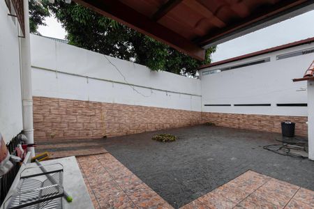 Casa à venda com 525m², 3 quartos e 4 vagas Casa à venda com 525m², 3 quartos e 4 vagasQuintal