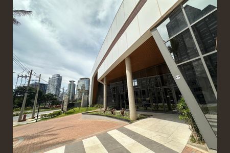 Apartamento para alugar com 175m², 3 quartos e 3 vagas Apartamento para alugar com 175m², 3 quartos e 3 vagasFachada e portaria