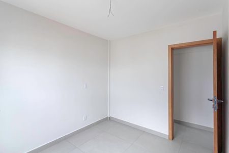 Apartamento à venda com 174m², 4 quartos e 3 vagasQuarto 2