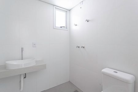 Apartamento à venda com 174m², 4 quartos e 3 vagasCobertura - Banheiro social 2