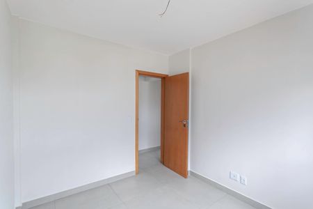 Apartamento à venda com 174m², 4 quartos e 3 vagasQuarto 2