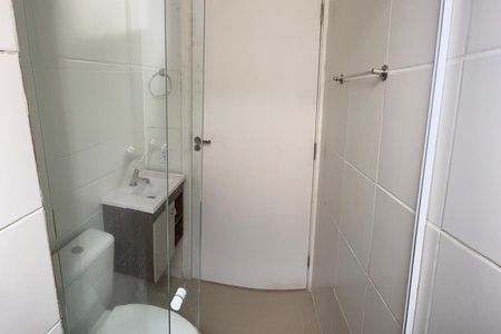 Banheiro de apartamento para alugar com 2 quartos, 44m² em Realengo, Rio de Janeiro