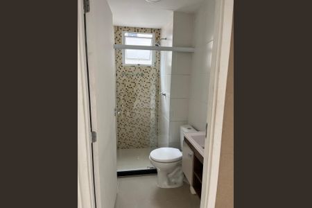 Banheiro de apartamento para alugar com 2 quartos, 44m² em Realengo, Rio de Janeiro