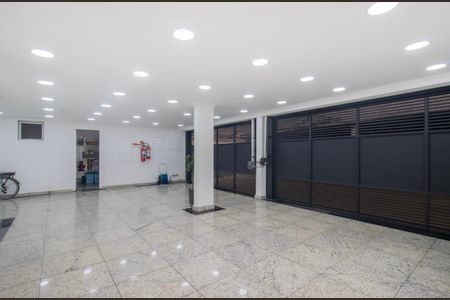 Casa à venda com 424m², 4 quartos e 4 vagas Casa à venda com 424m², 4 quartos e 4 vagasÁrea Comum