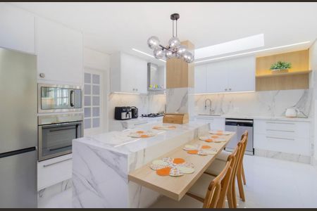 Cozinha de casa à venda com 4 quartos, 424m² em Santo Amaro, São Paulo