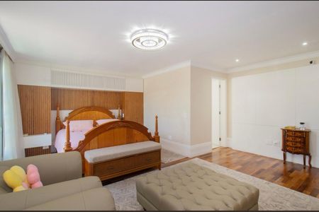 Casa à venda com 424m², 4 quartos e 4 vagas Casa à venda com 424m², 4 quartos e 4 vagasQuarto