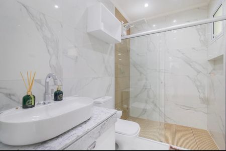 Casa à venda com 424m², 4 quartos e 4 vagas Casa à venda com 424m², 4 quartos e 4 vagasBanheiro