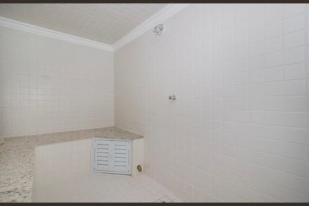 Casa à venda com 424m², 4 quartos e 4 vagas Casa à venda com 424m², 4 quartos e 4 vagasÁrea Comum