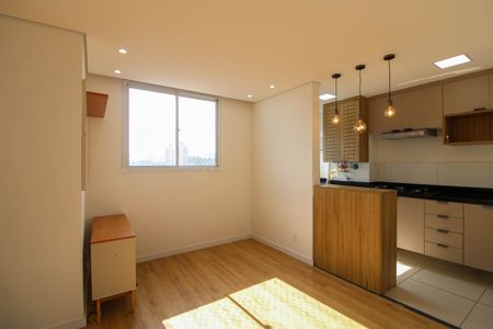 Sala de apartamento para alugar com 2 quartos, 42m² em Jardim Maria Duarte, São Paulo