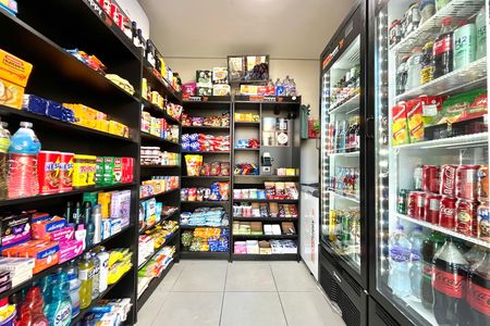 Área comum - Mercado de apartamento para alugar com 1 quarto, 27m² em Jardim Itacolomi, São Paulo
